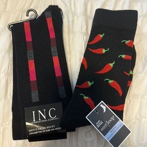 Men’s black and red sock bundle show size 6-12